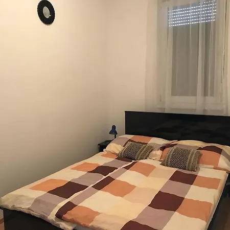 公寓 Smeraldo Wellness Apartman 希欧福克