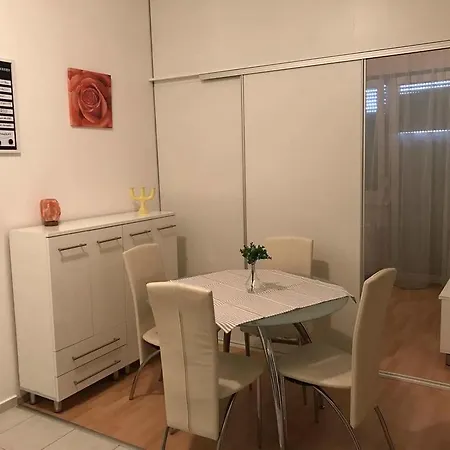 公寓 Smeraldo Wellness Apartman *