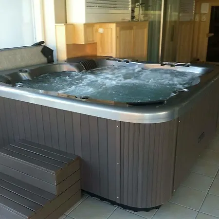 公寓 Smeraldo Wellness Apartman 希欧福克